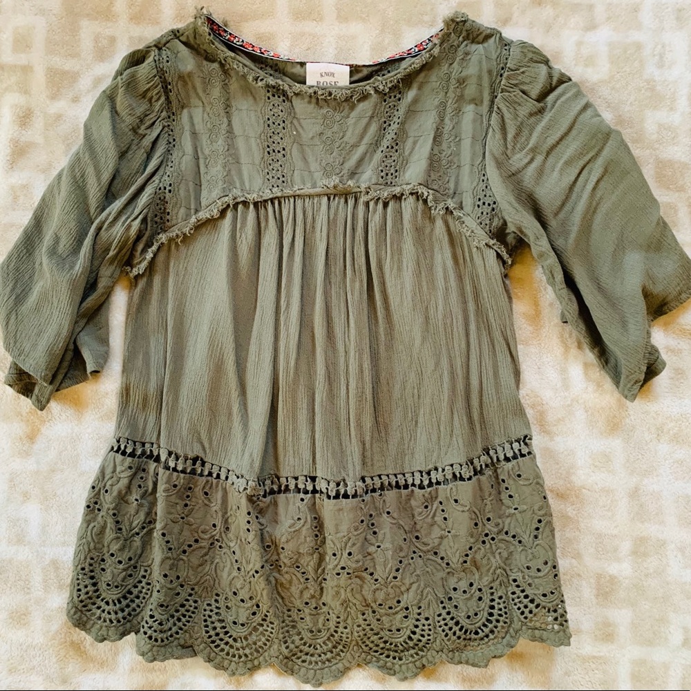 Knox Rose, green blouse
